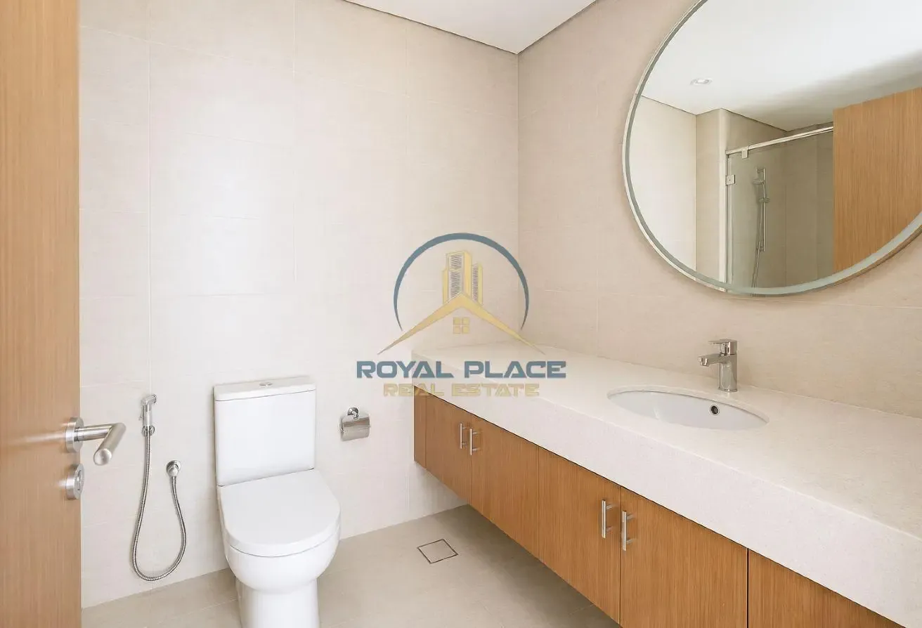 Spacious 2BR| Prime Location | Azizi Central