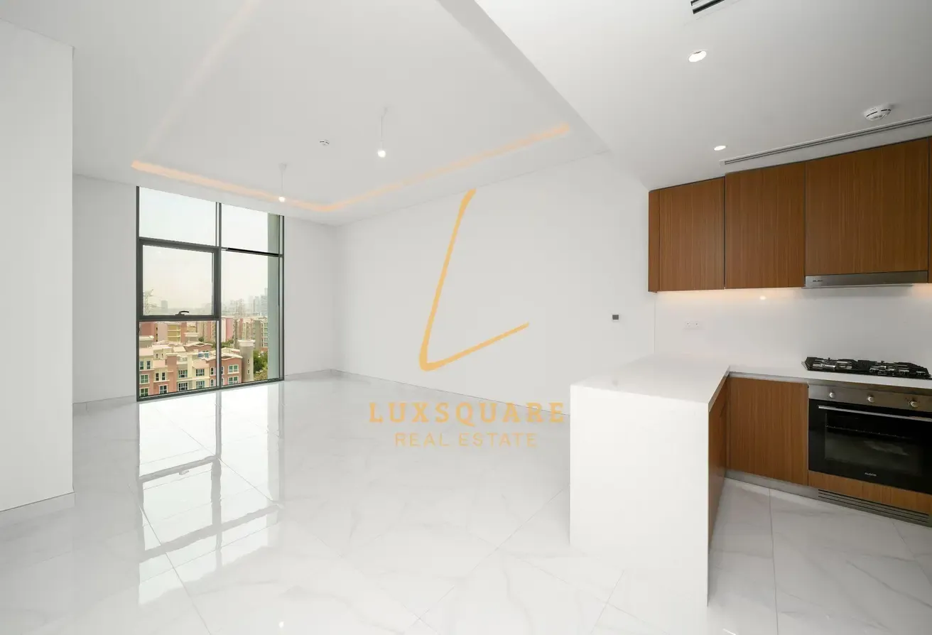 Ready To Move | Fully Fitted Kitchen | Midfloor