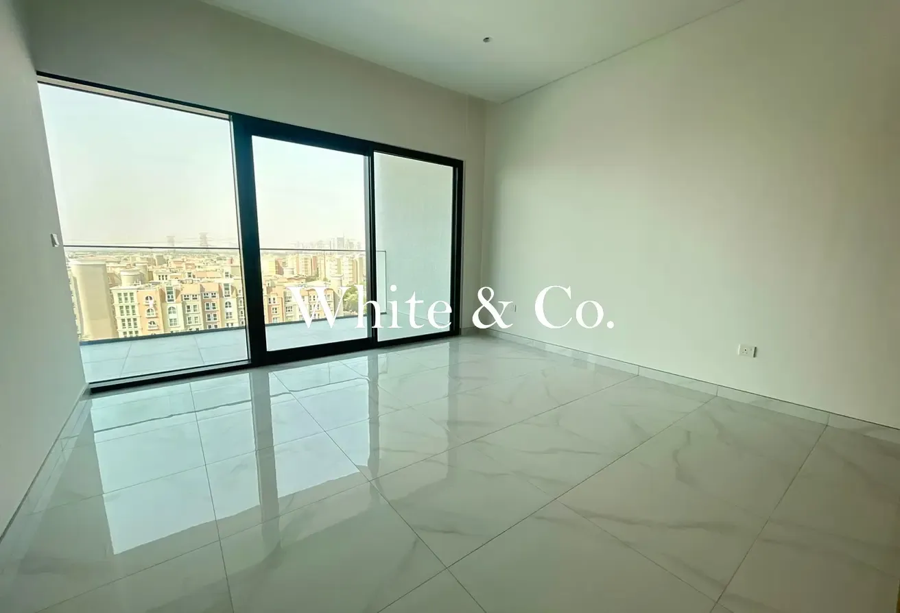 Open View | High Floor | Close to Metro