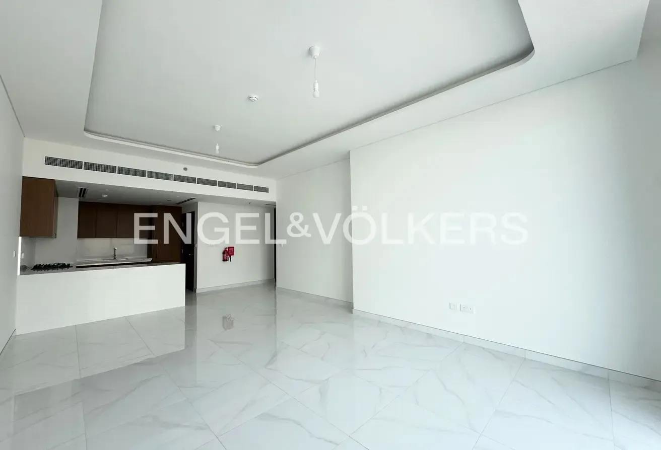 Near Metro | High Floor | Private Views