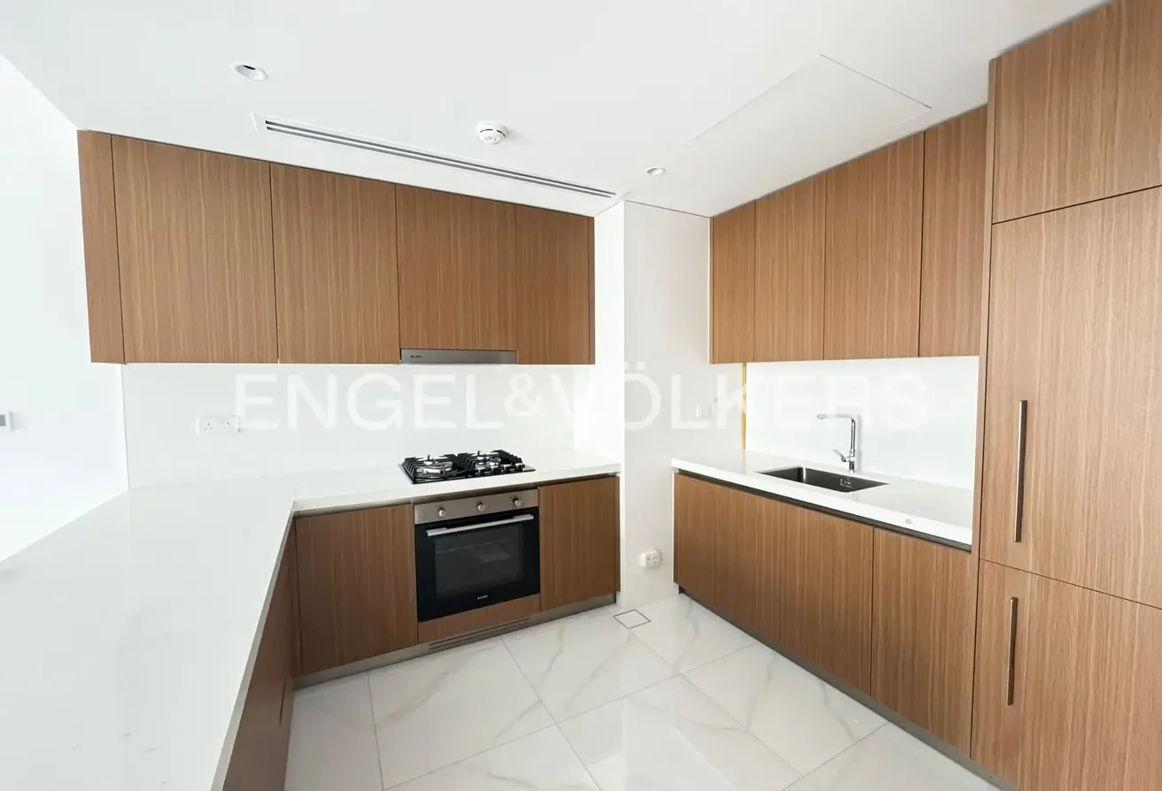 Near Metro | High Floor | Private Views