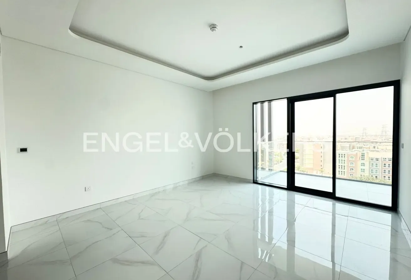 Near Metro | High Floor | Private Views