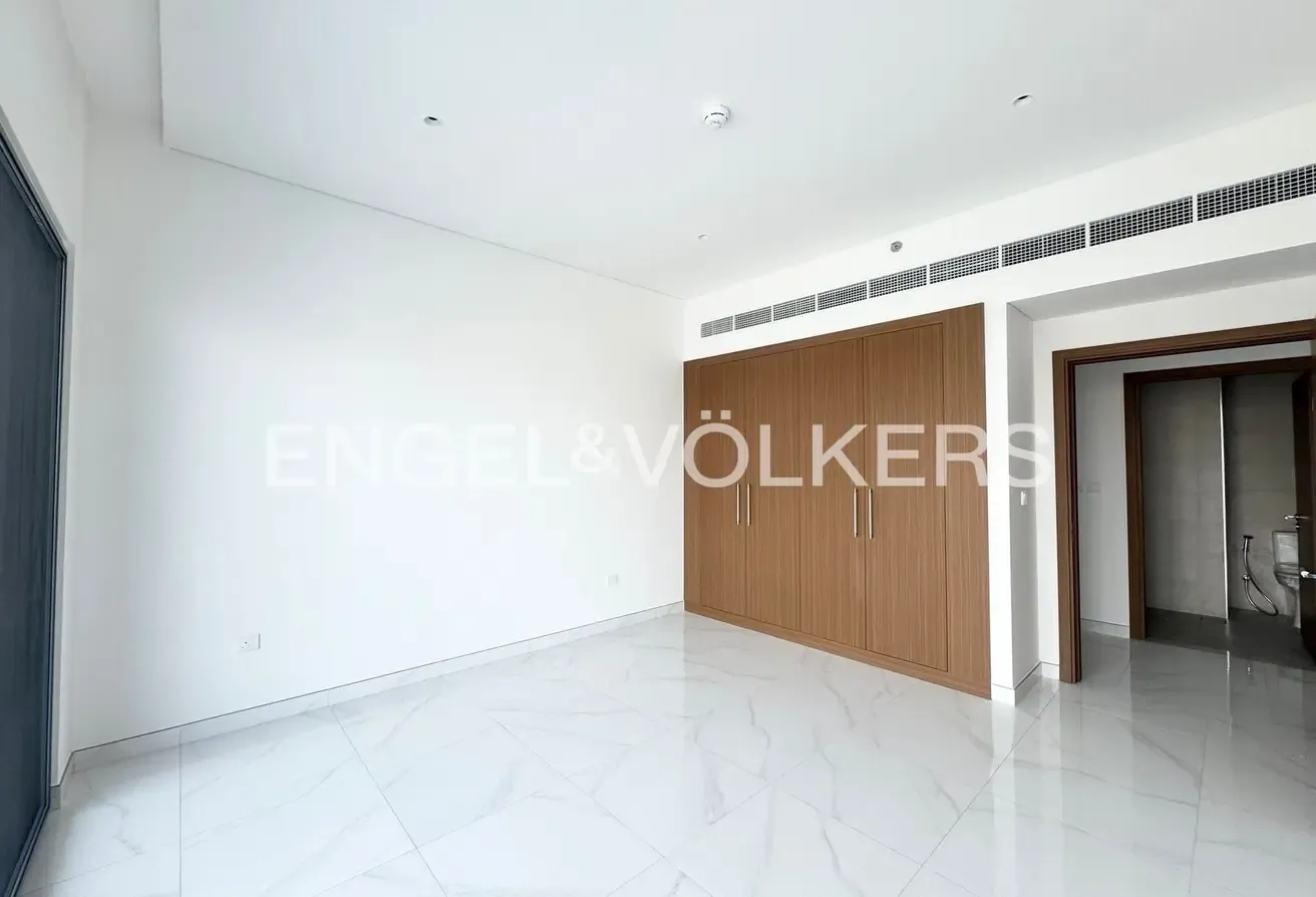 Near Metro | High Floor | Private Views