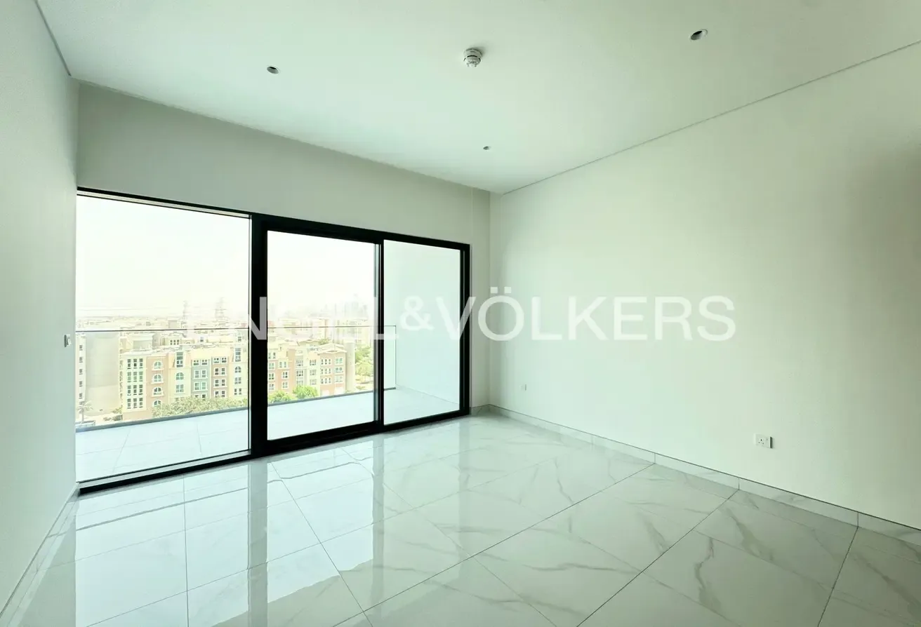 Near Metro | High Floor | Private Views