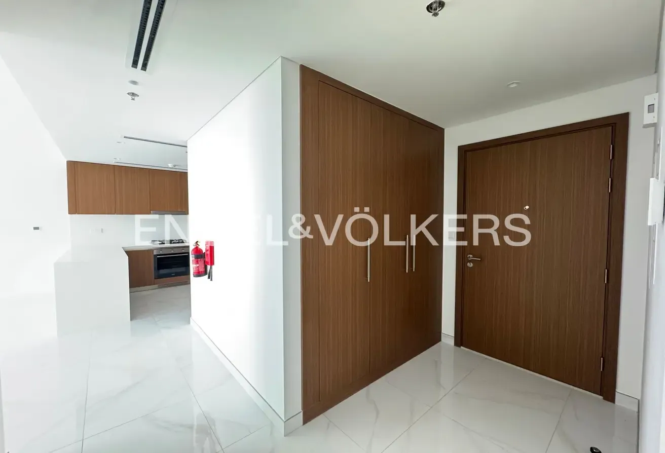 Near Metro | High Floor | Private Views