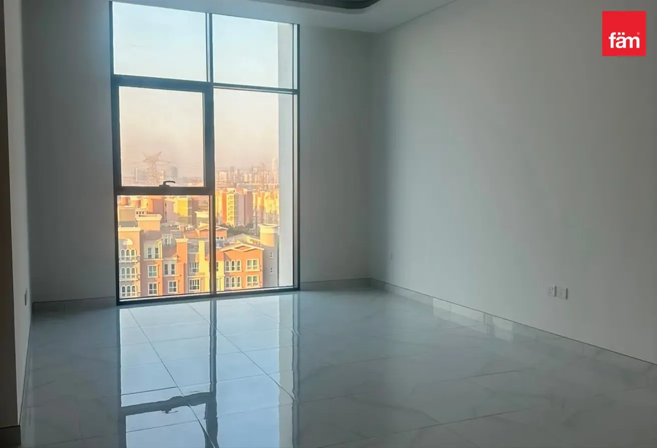 Open View I Near Metro I Ready To Move