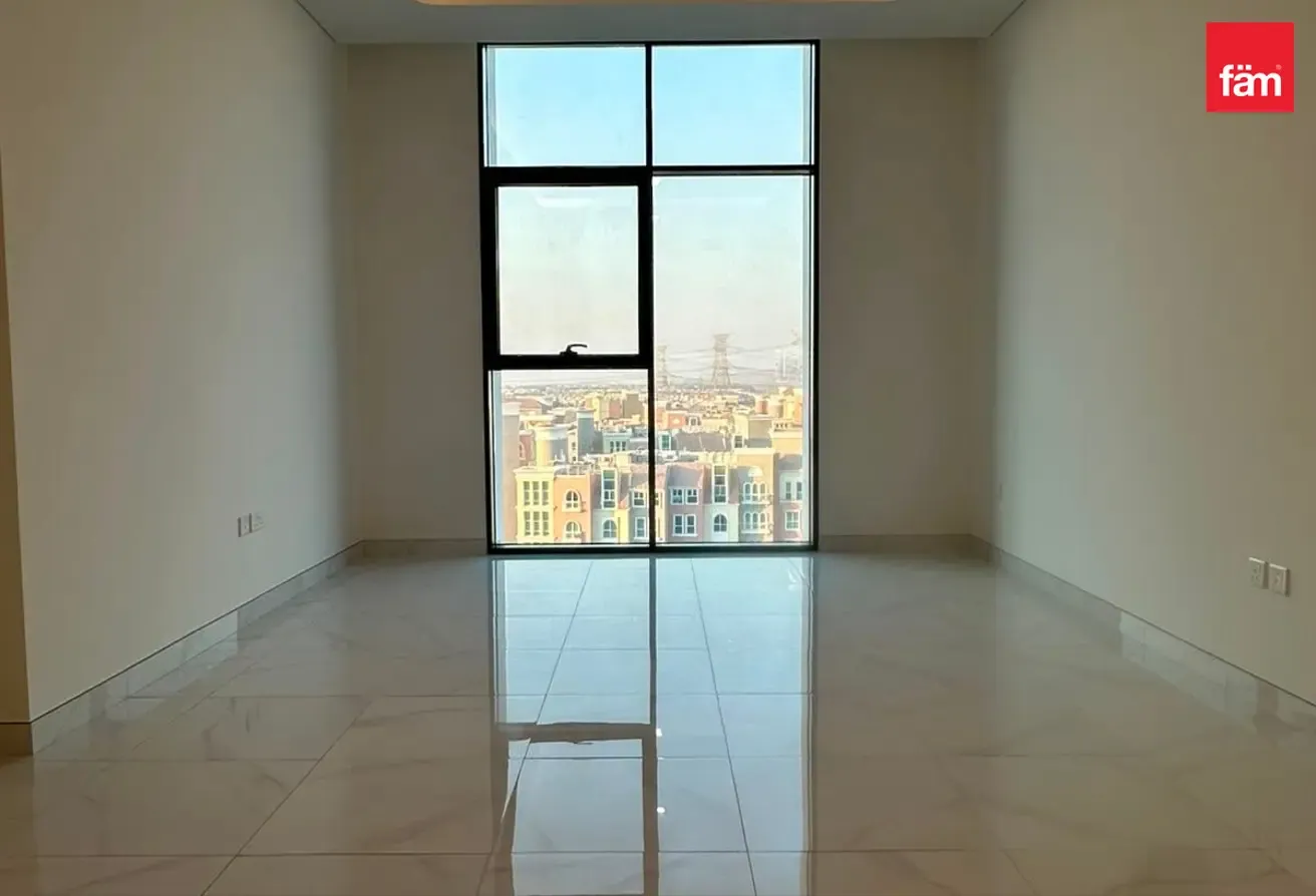 Open View I Near Metro I Ready To Move