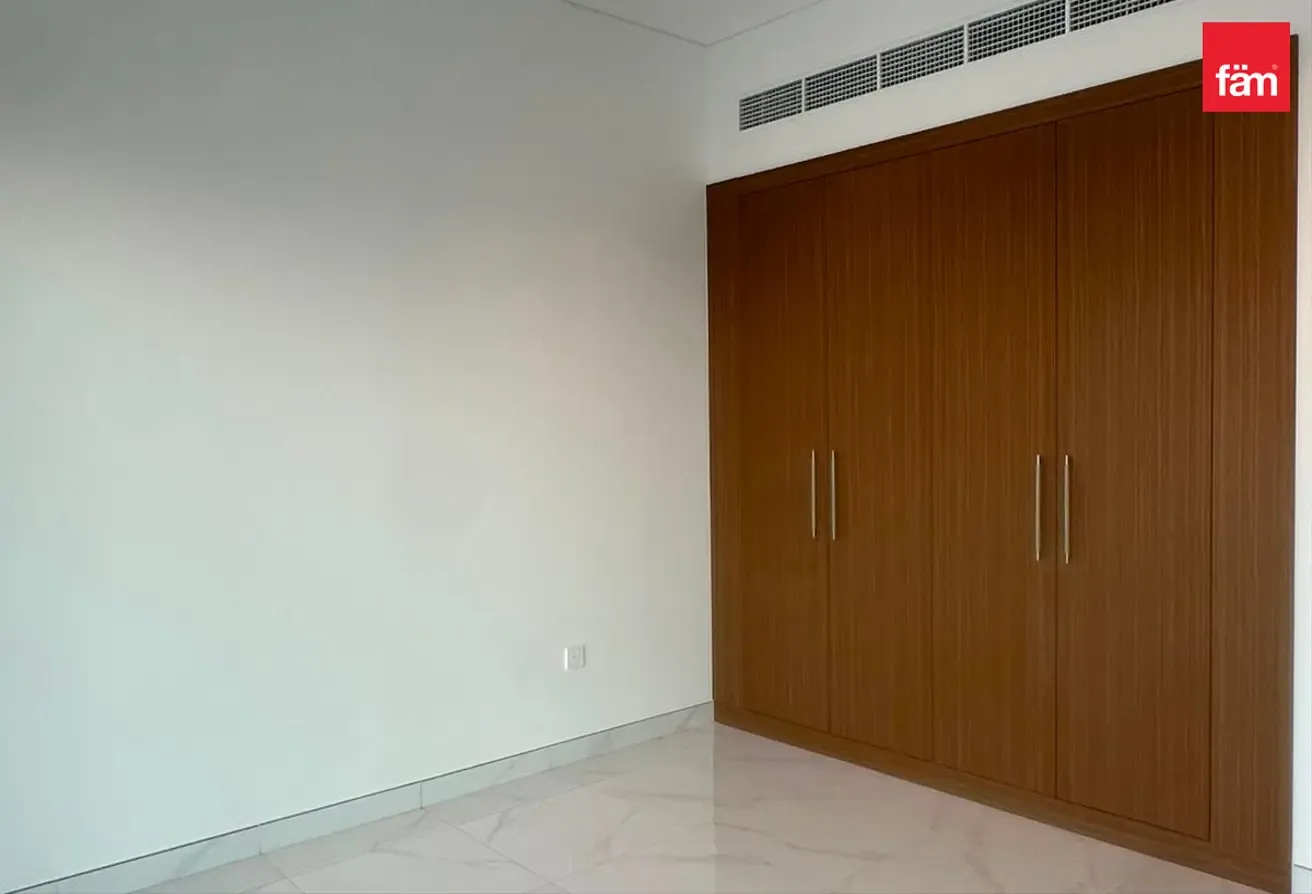 Open View I Near Metro I Ready To Move