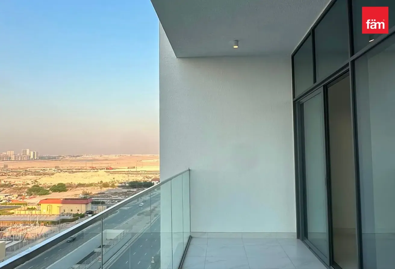 Open View I Near Metro I Ready To Move