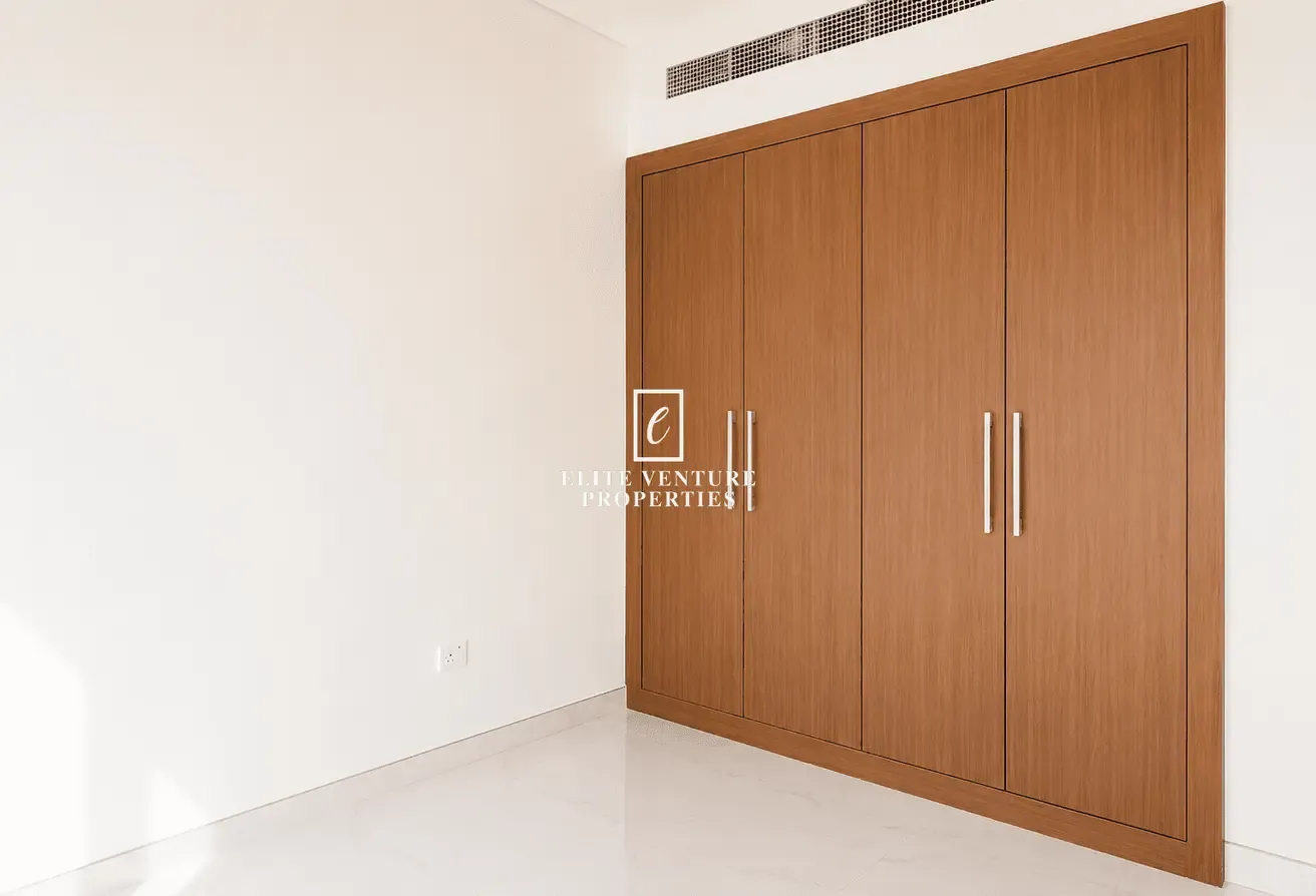 BRIGHT APARTMENT | MODERN LIVING | SPACIOUS LAYOUT