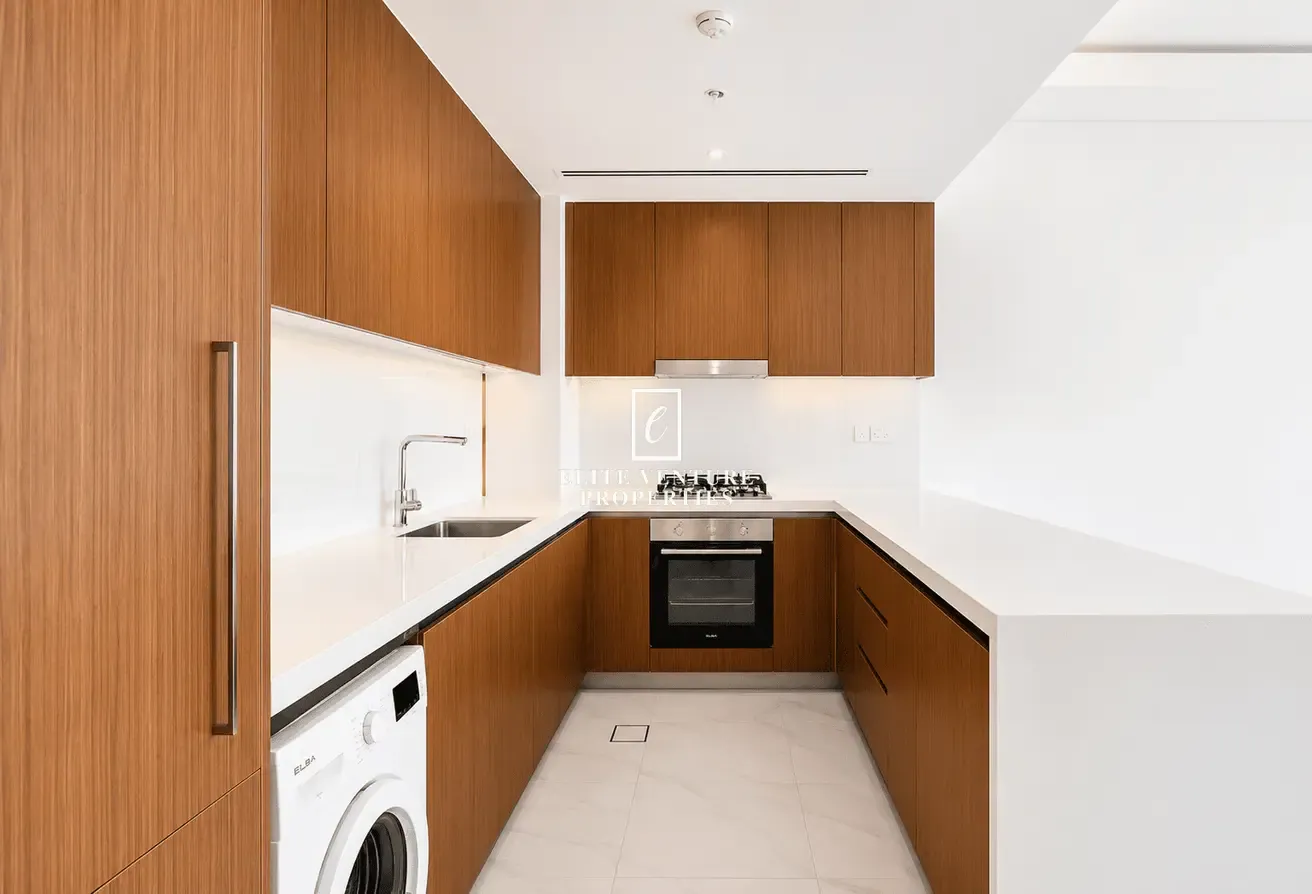 BRIGHT APARTMENT | MODERN LIVING | SPACIOUS LAYOUT