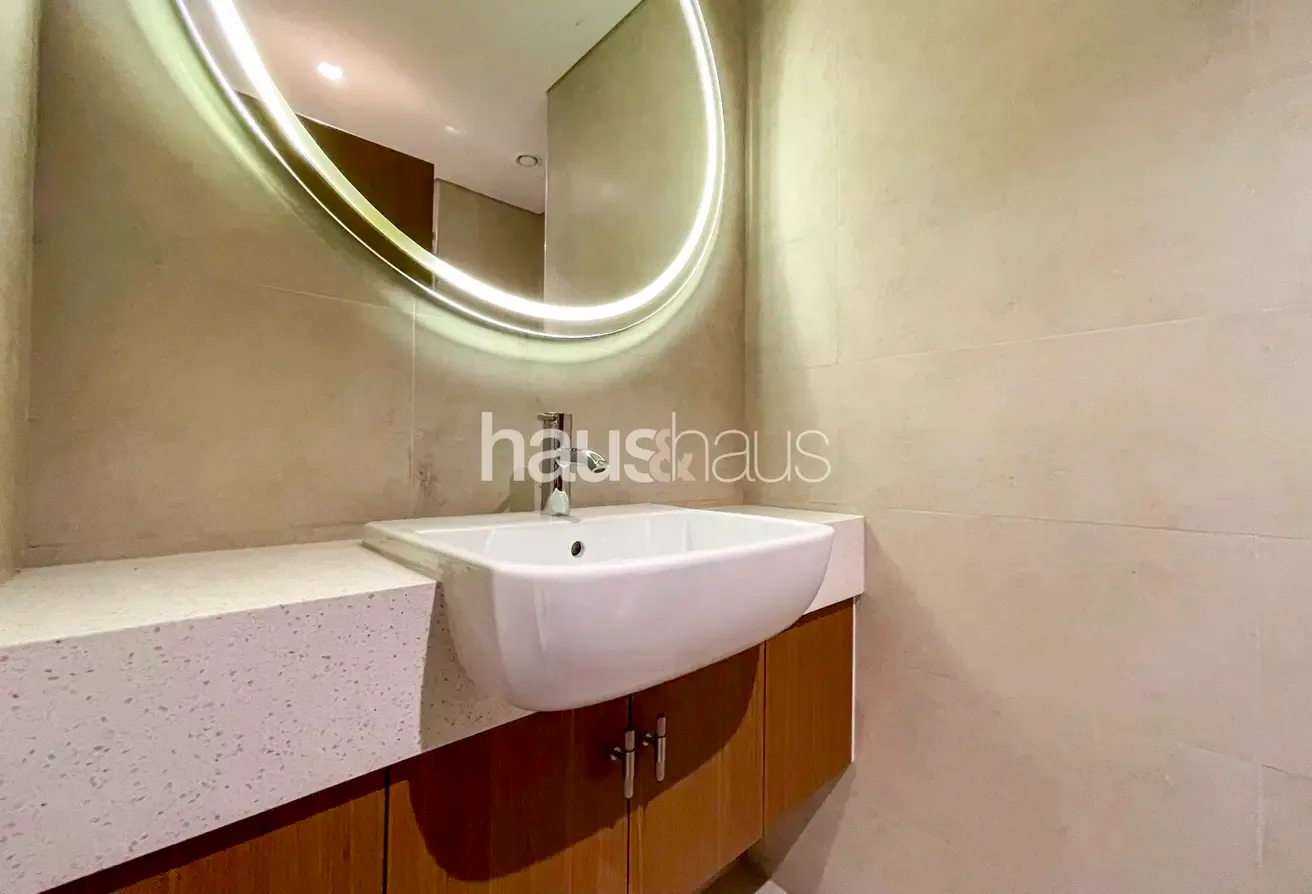 Brand new | Close to metro | Skyline view