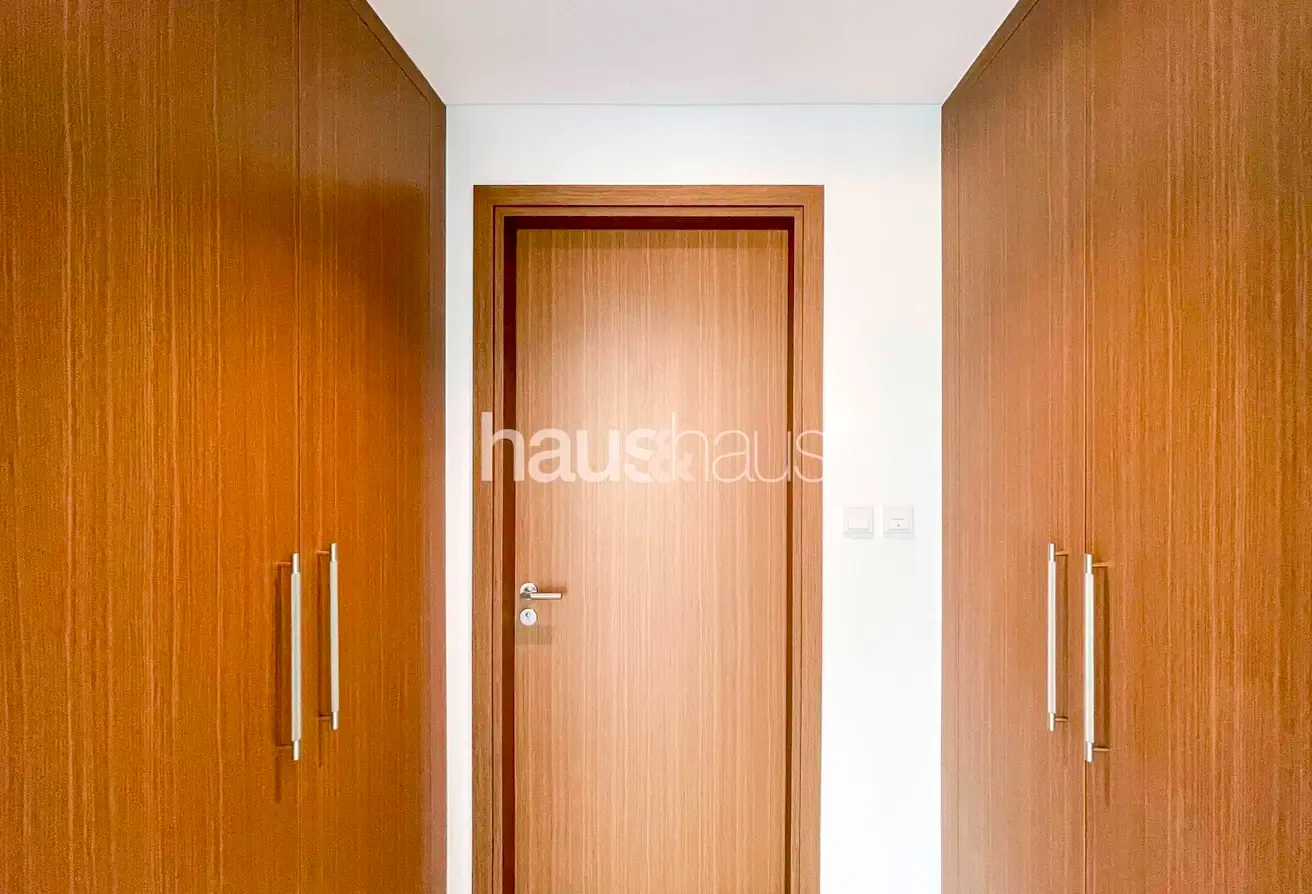 Brand new | Close to metro | Skyline view