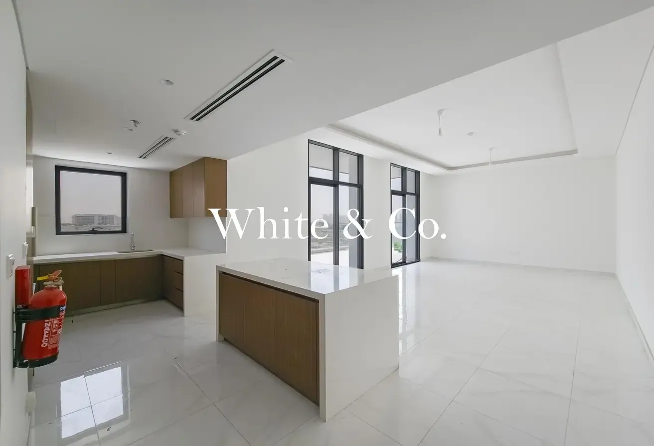 large layout | Villa View | available now