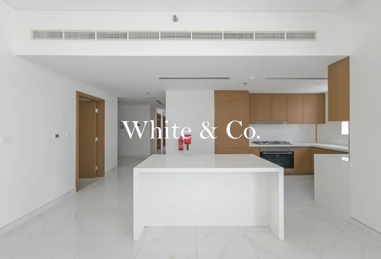 large layout | Villa View | available now