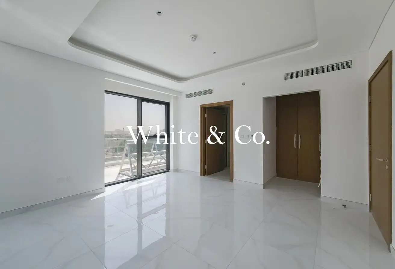 large layout | Villa View | available now