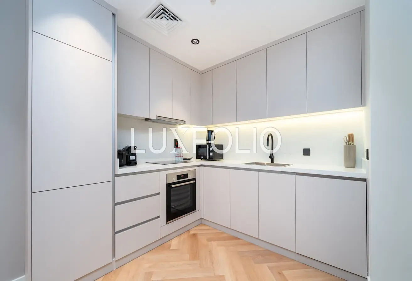 SUMMER OFFER UPGRADED OLD TOWN 2BR AVAILABLE NOW