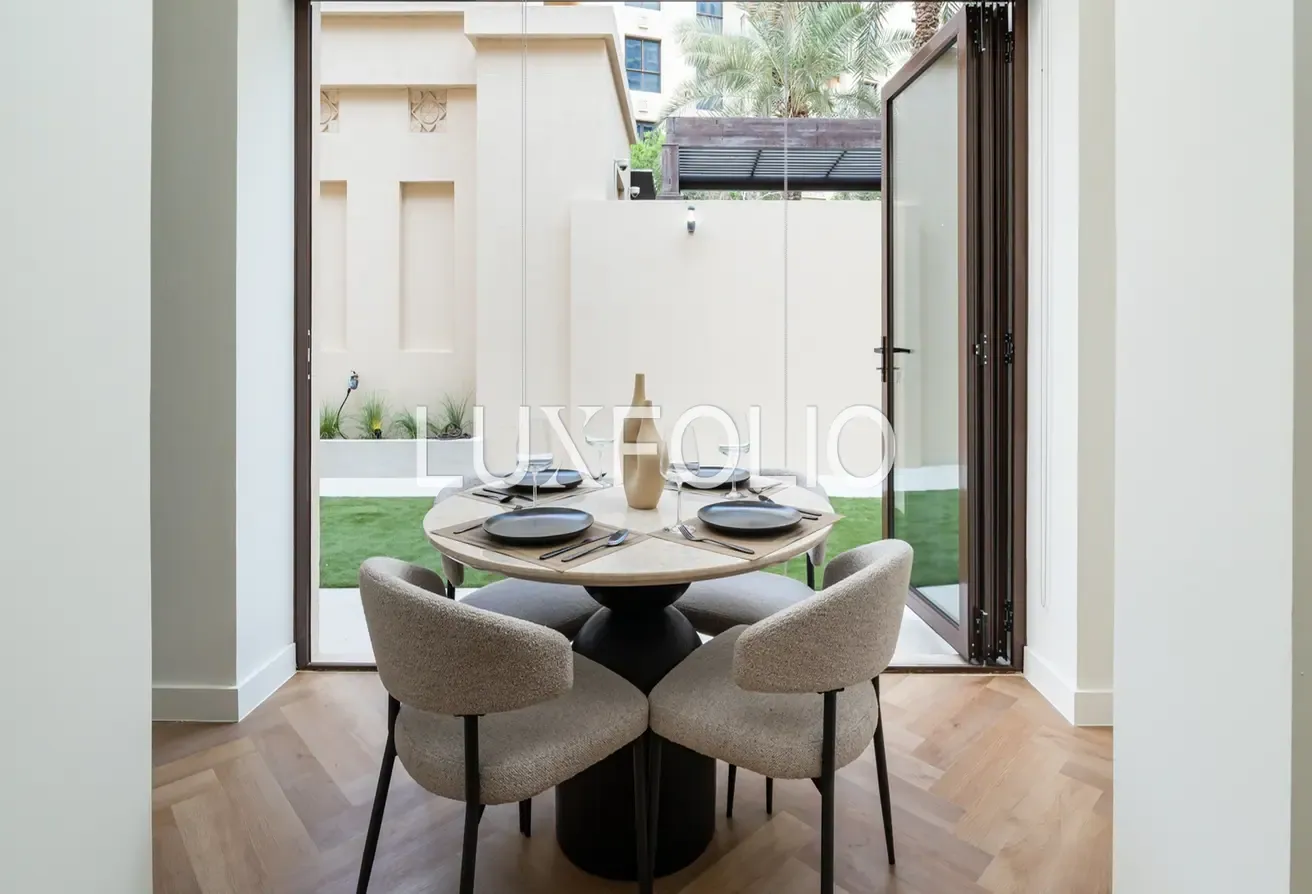 SUMMER OFFER UPGRADED OLD TOWN 2BR AVAILABLE NOW