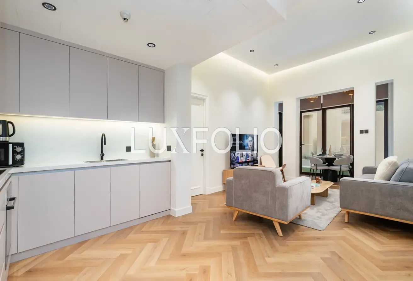 SUMMER OFFER UPGRADED OLD TOWN 2BR AVAILABLE NOW