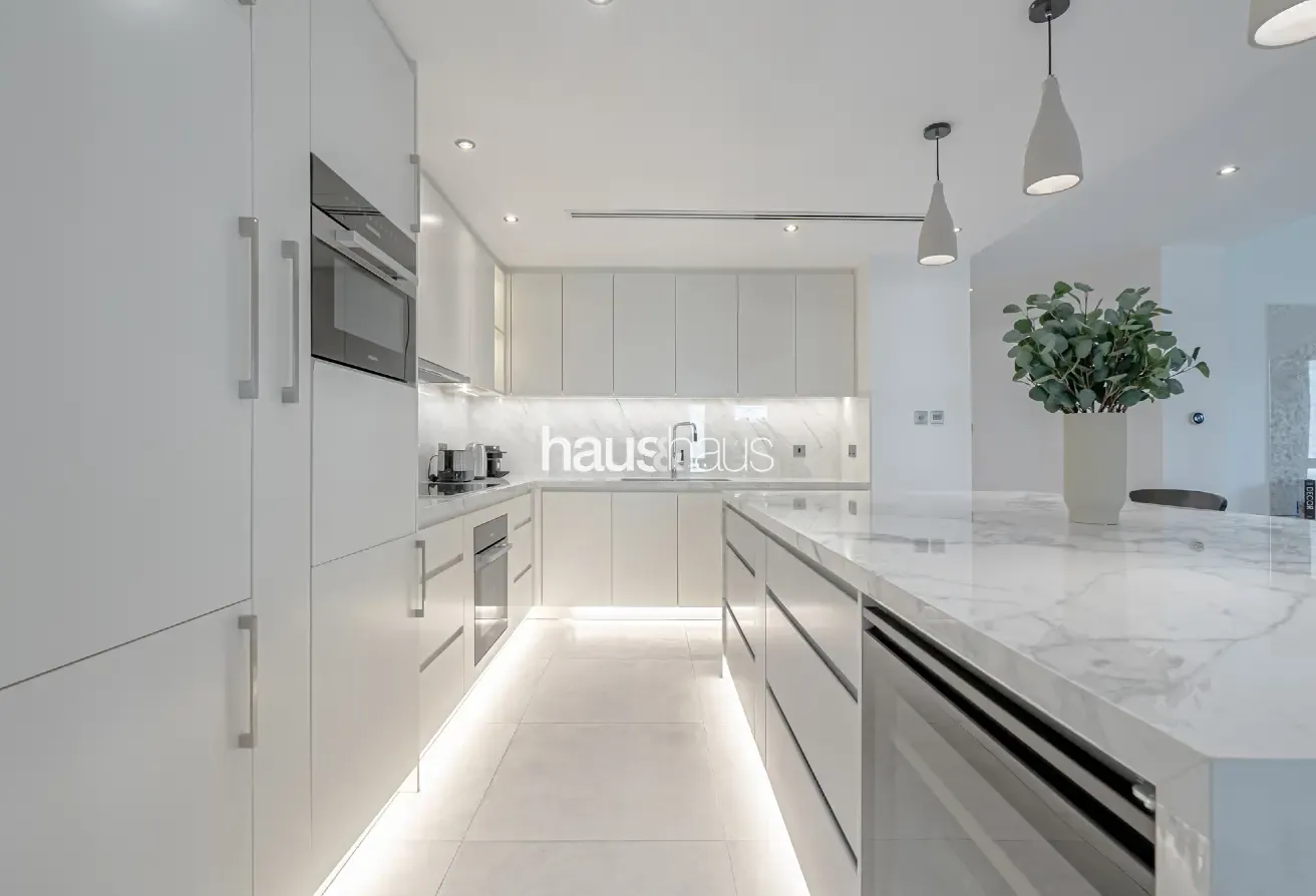 Fully Upgraded | High-end Finishes | Huge 3BR