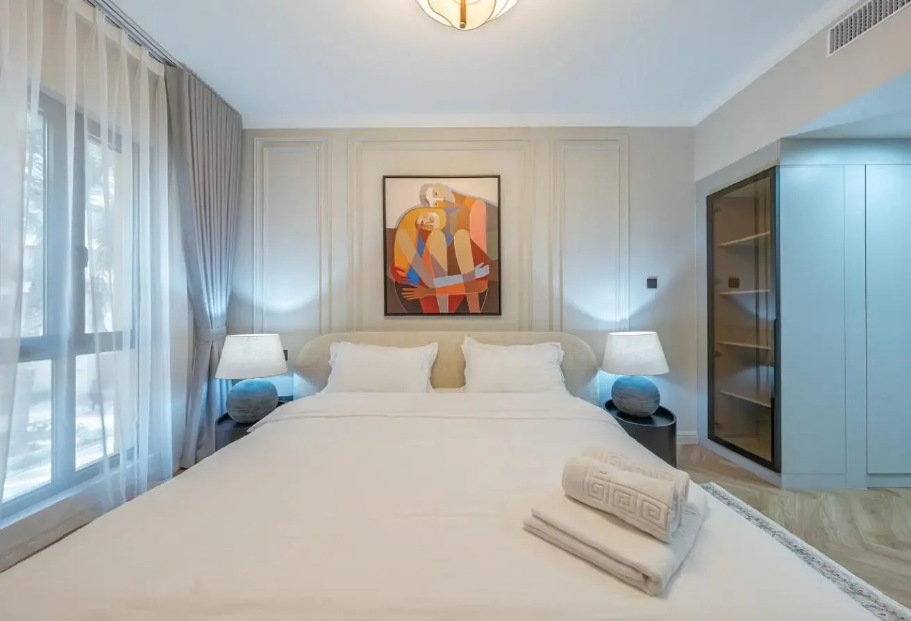 Fresh Designer Renowation | OldTown Downtown | 1Br