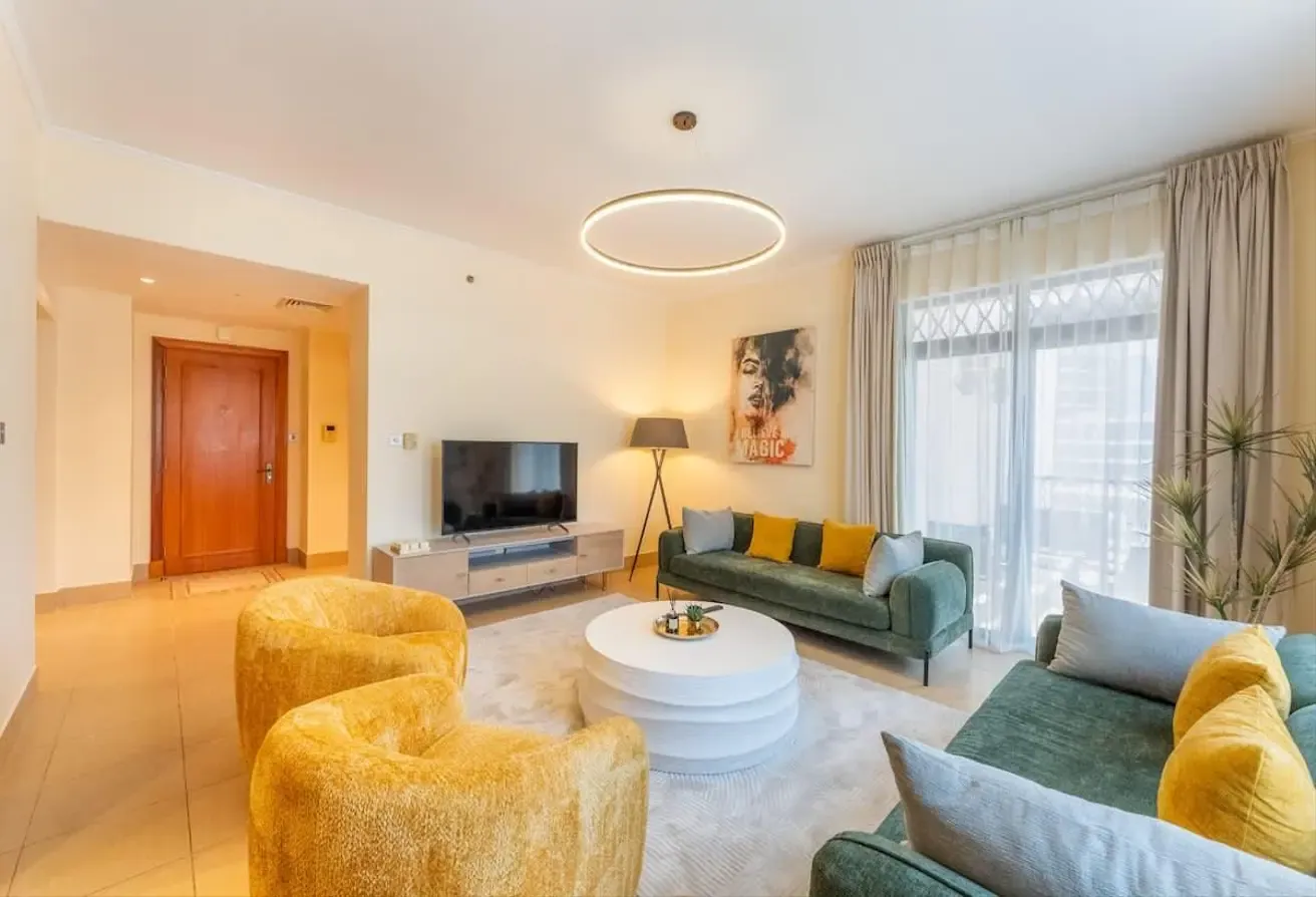 Dubai Apartment: 2 Bedrooms & Swimming Pool