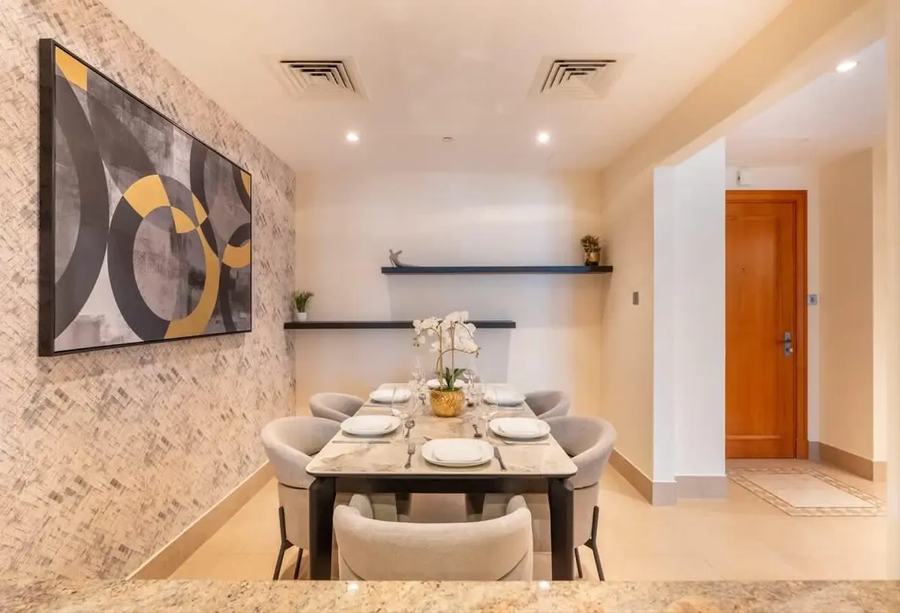 Dubai Apartment: 2 Bedrooms & Swimming Pool