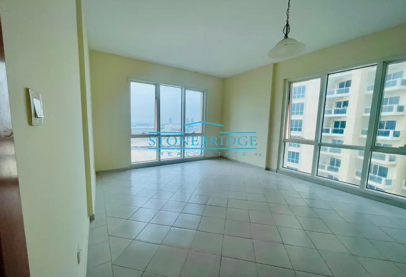 READY TO MOVE | LAKE VIEW | SPACIOUS