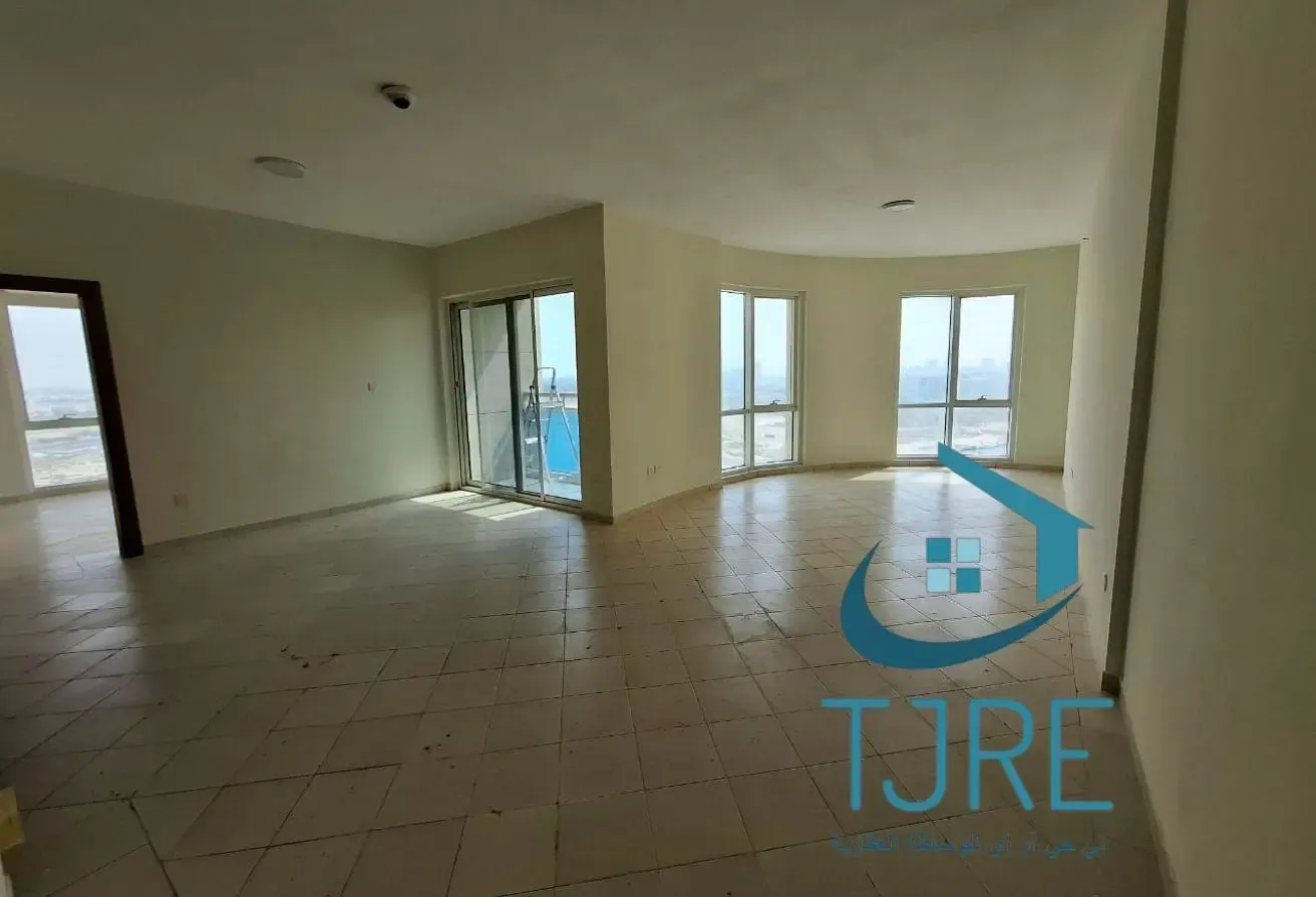 Spacious | Full Lake View | With Parking |