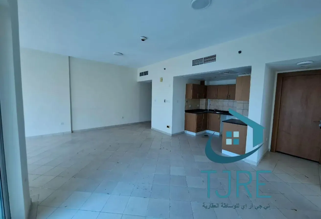 Spacious | Full Lake View | With Parking |