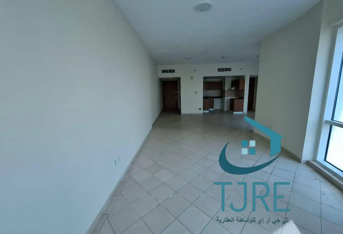 Spacious | Full Lake View | With Parking |