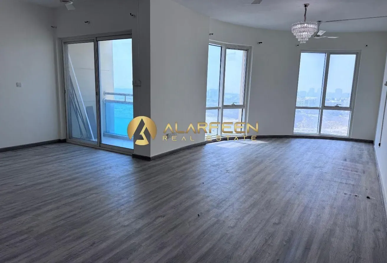 Lake View | Fitted Kitchen | Ready To Move
