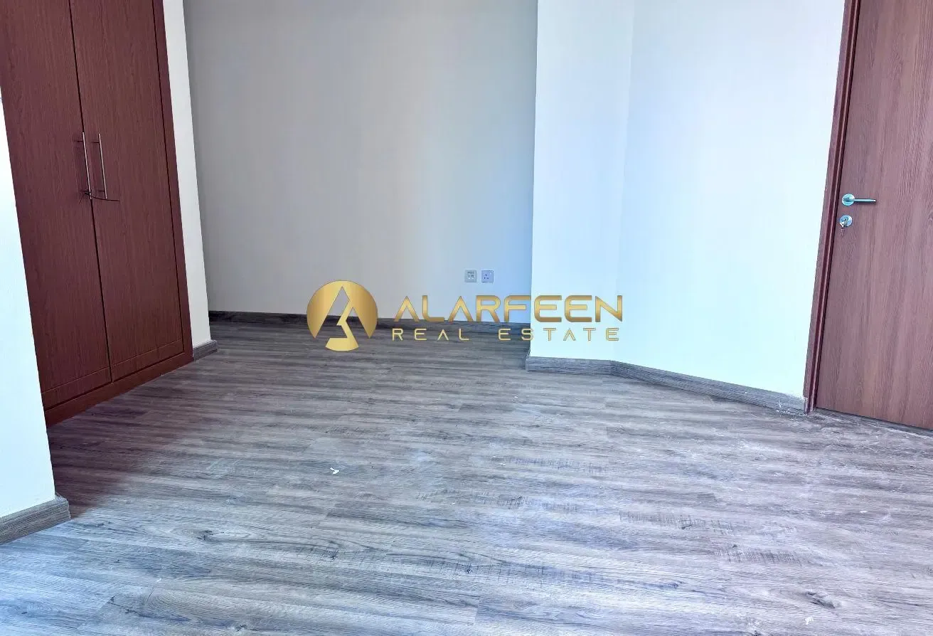 Lake View | Fitted Kitchen | Ready To Move