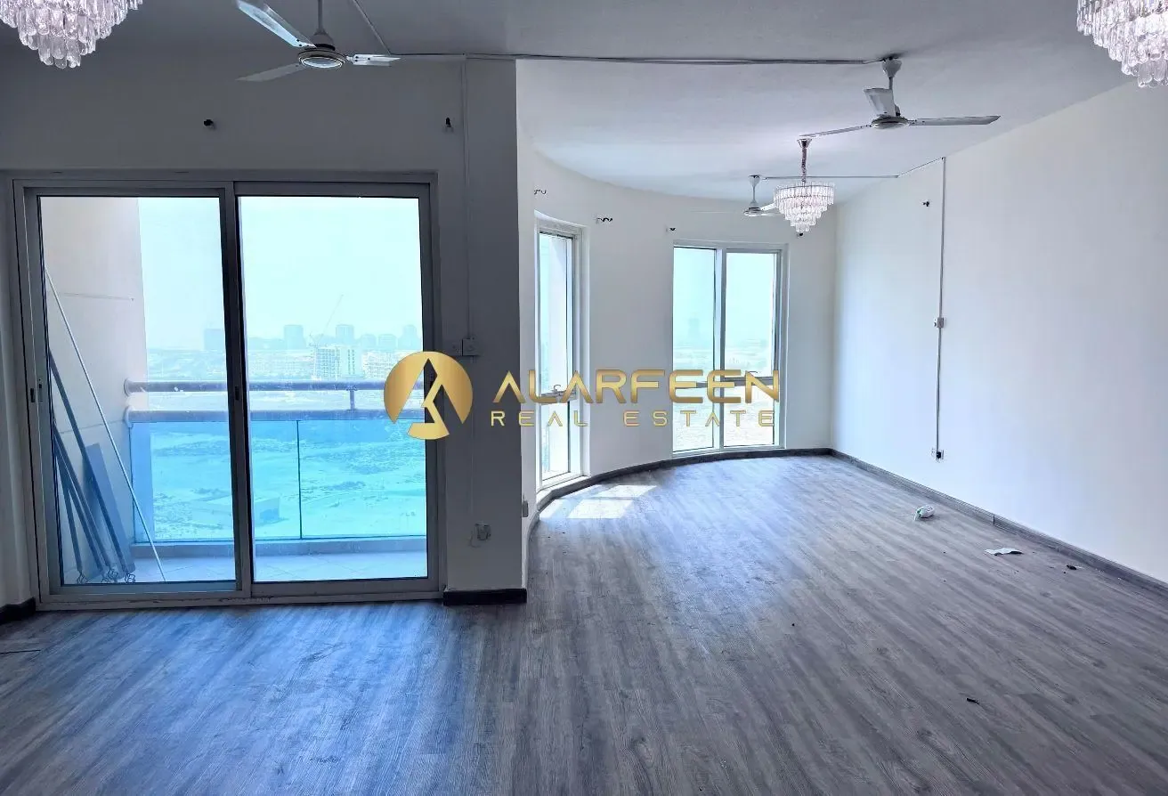 Lake View | Fitted Kitchen | Ready To Move