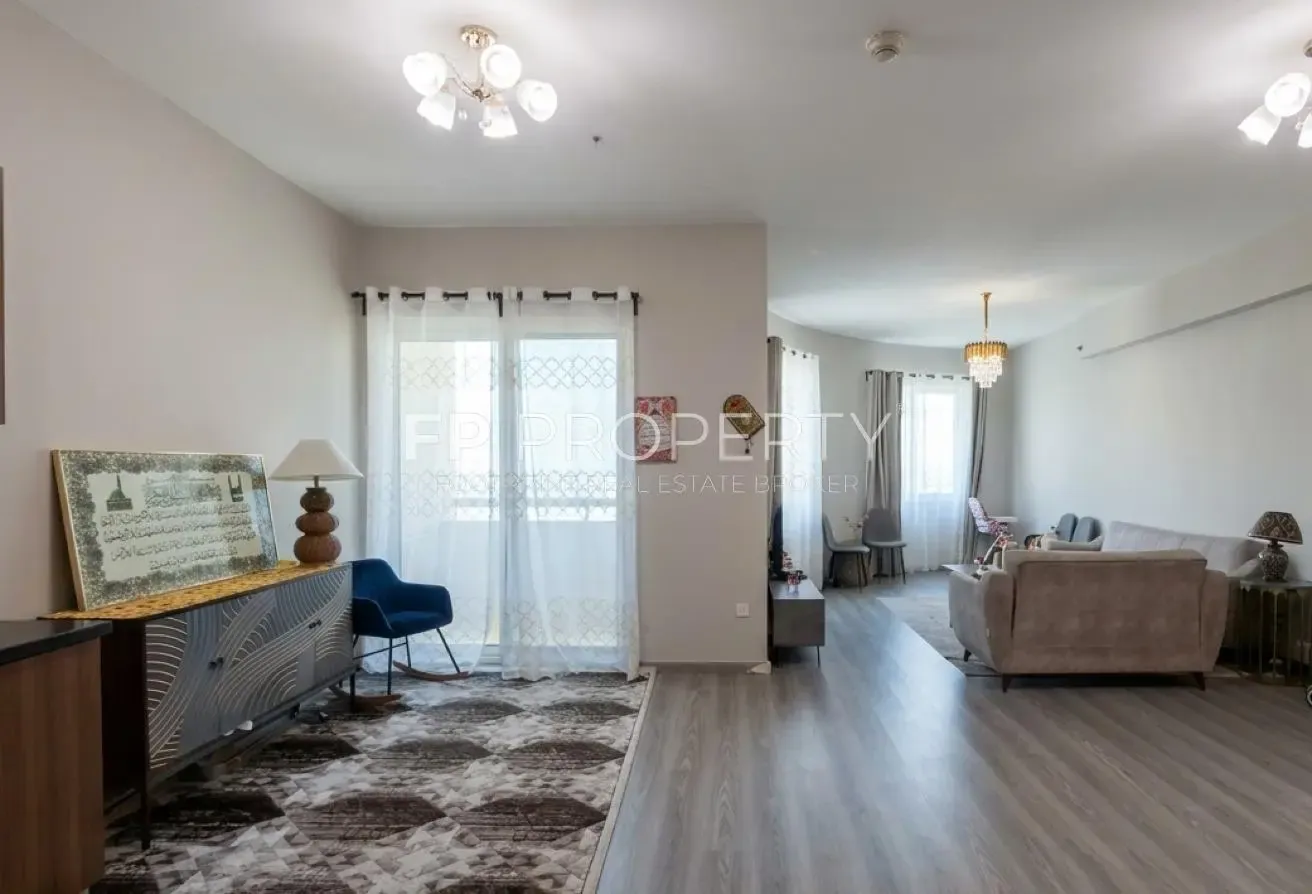 Well Maintained Homely Feel Higher Floor Lake View