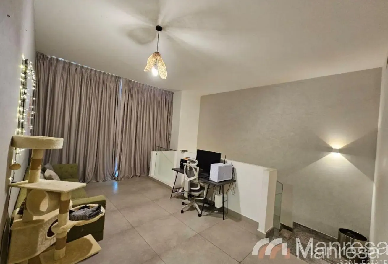 3 Bed room | Prime Location | Spacious