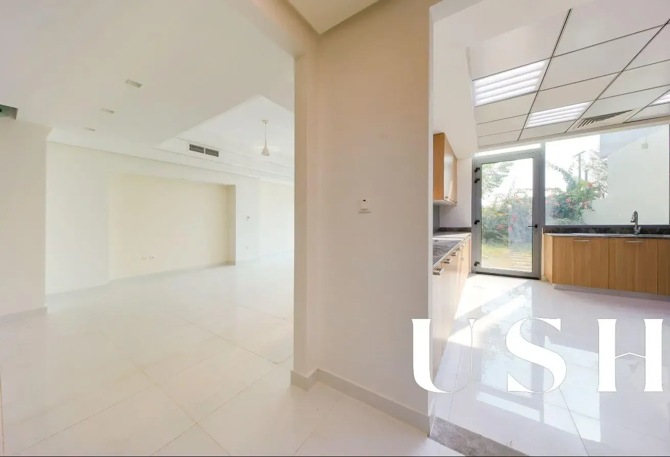 Single Row|Beautifully Landscaped|Vacant Mid March