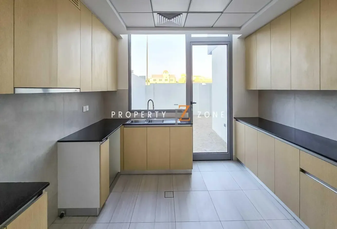 Multiple Option | Close to Entry Exit | Brand New