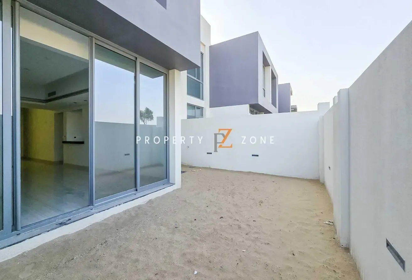 Multiple Option | Close to Entry Exit | Brand New