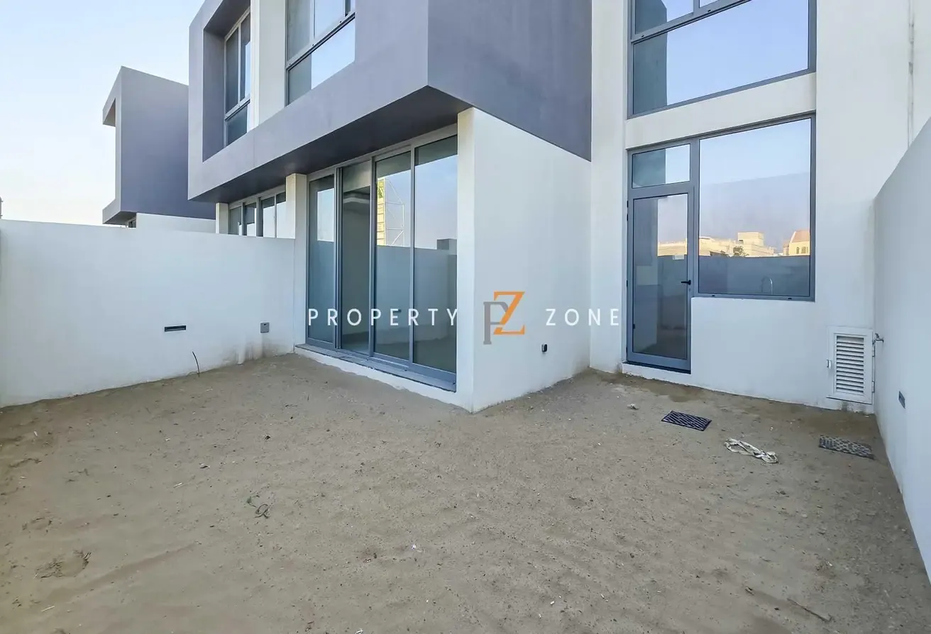 Multiple Option | Close to Entry Exit | Brand New