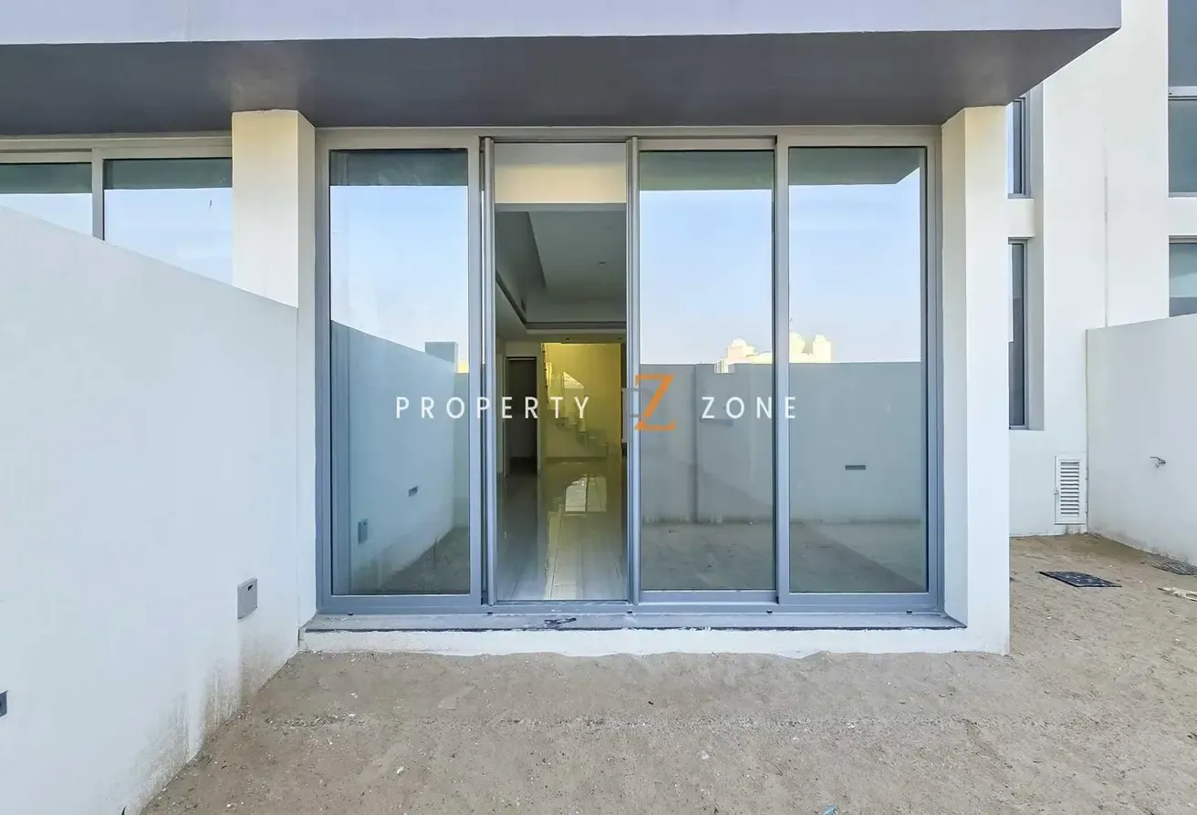 Multiple Option | Close to Entry Exit | Brand New