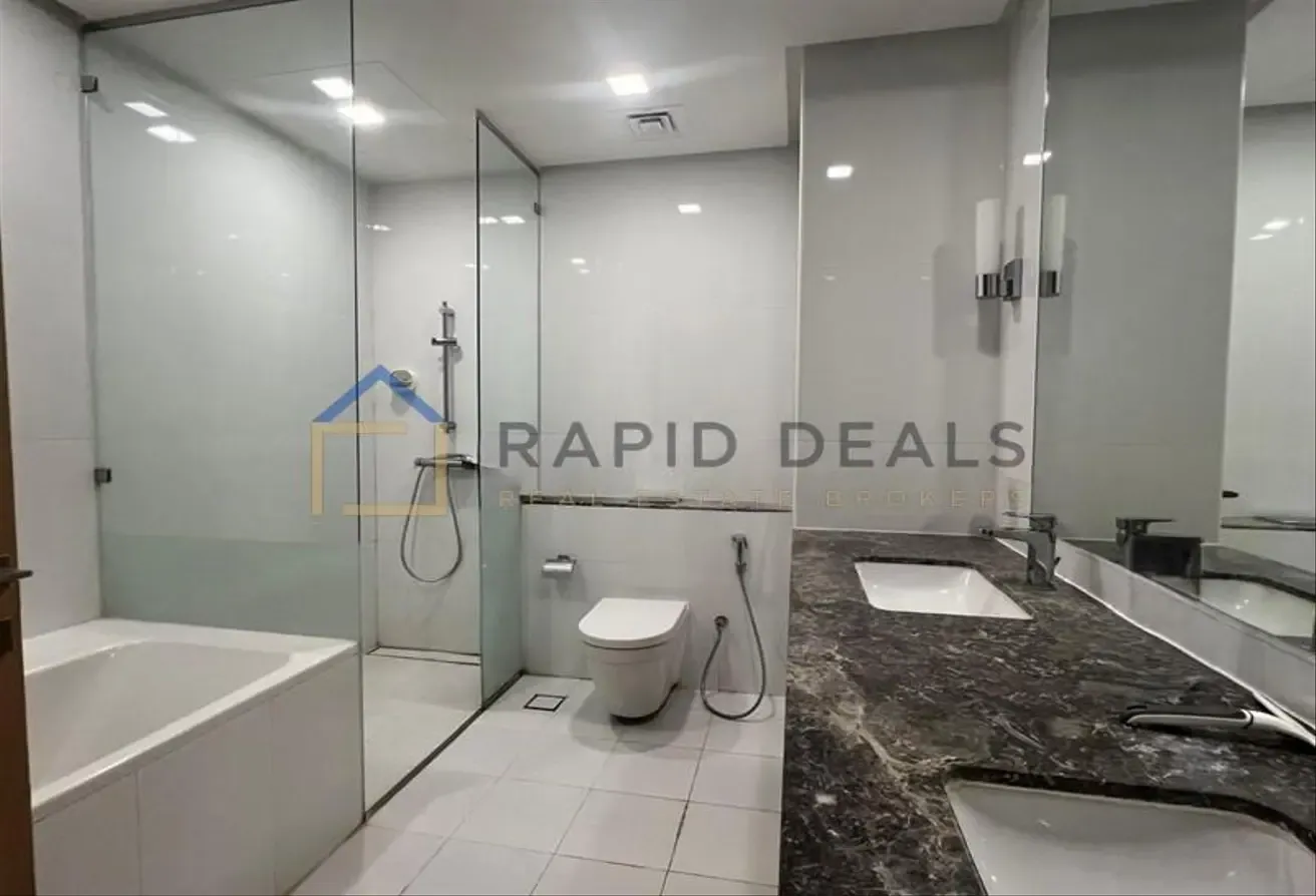 Single row 3BR+M Townhouse at Prime Location