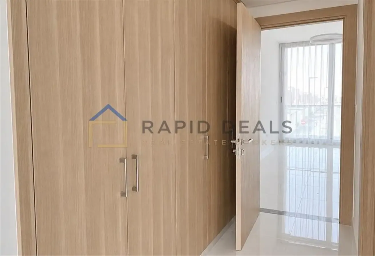 Single row 3BR+M Townhouse at Prime Location