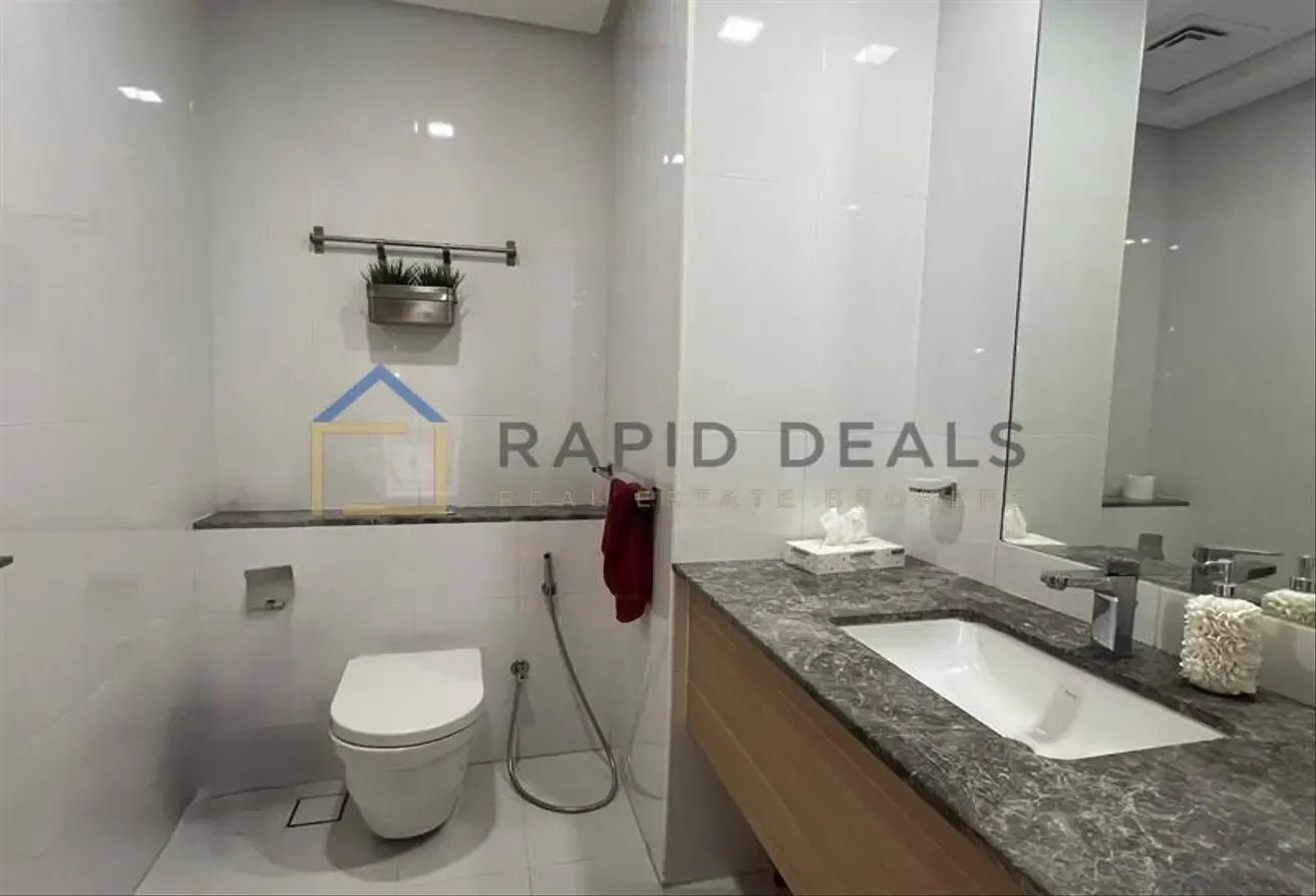 Single row 3BR+M Townhouse at Prime Location