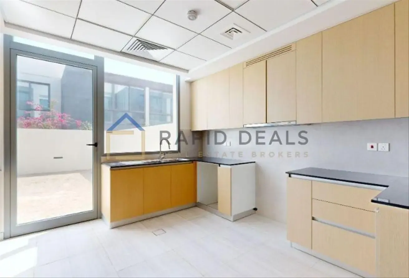 3BR+M Brand New Townhouse on a Large Plot