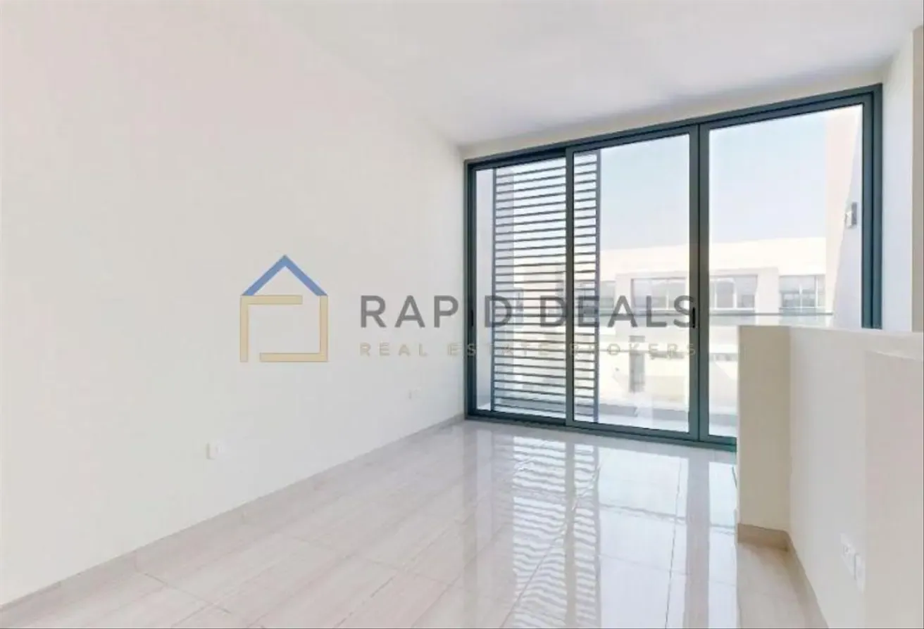 3BR+M Brand New Townhouse on a Large Plot