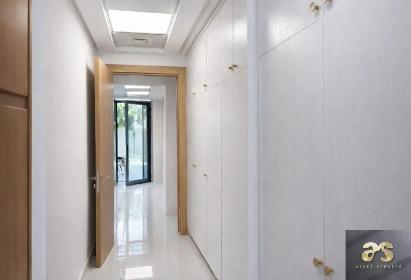 3 BR | Single Row | Spacious | Prime Location