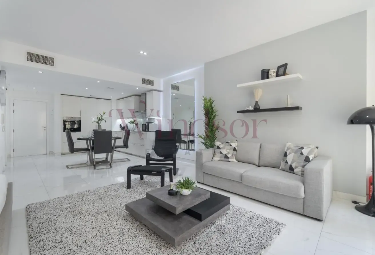 Community View | Low Floor | 12 Cheques