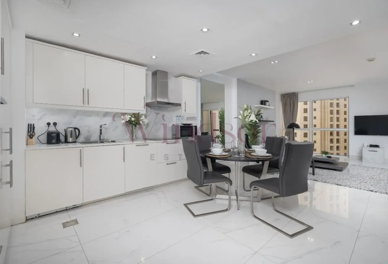 Community View | Low Floor | 12 Cheques