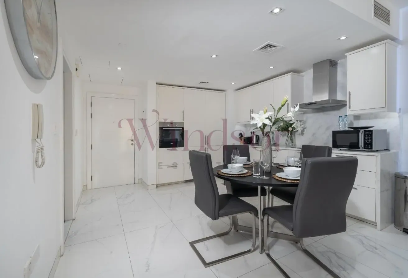 Community View | Low Floor | 12 Cheques